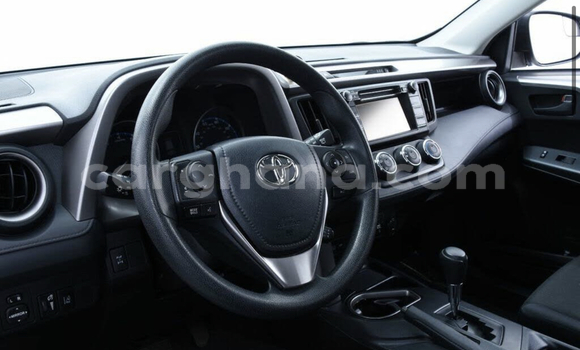 Sayi Na hannu Toyota RAV4 White Mota in Accra a Greater Accra Sayi Na hannu Toyota RAV4 White Mota in Accra a Greater Accra