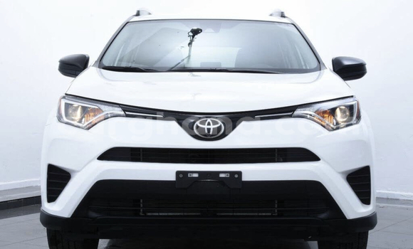 Sayi Na hannu Toyota RAV4 White Mota in Accra a Greater Accra Sayi Na hannu Toyota RAV4 White Mota in Accra a Greater Accra