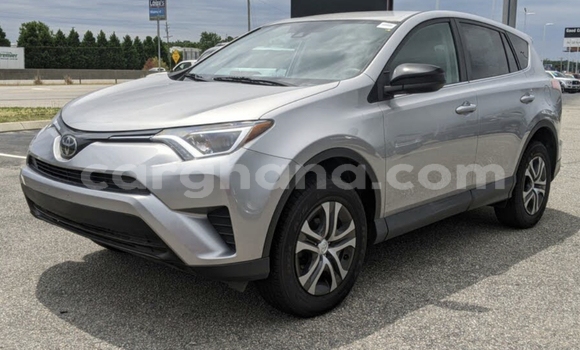Sayi Na hannu Toyota RAV4 Azurfa Mota in Accra a Greater Accra Sayi Na hannu Toyota RAV4 Azurfa Mota in Accra a Greater Accra