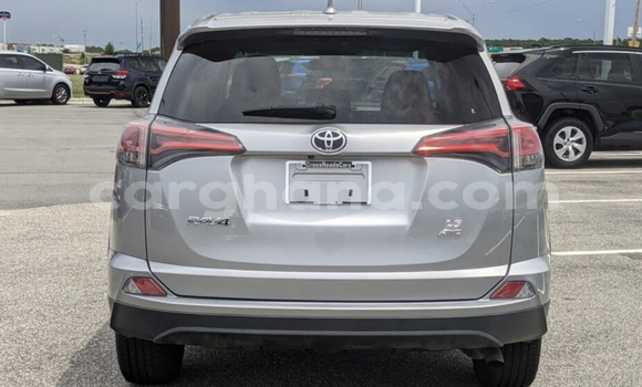 Sayi Na hannu Toyota RAV4 Azurfa Mota in Accra a Greater Accra Sayi Na hannu Toyota RAV4 Azurfa Mota in Accra a Greater Accra