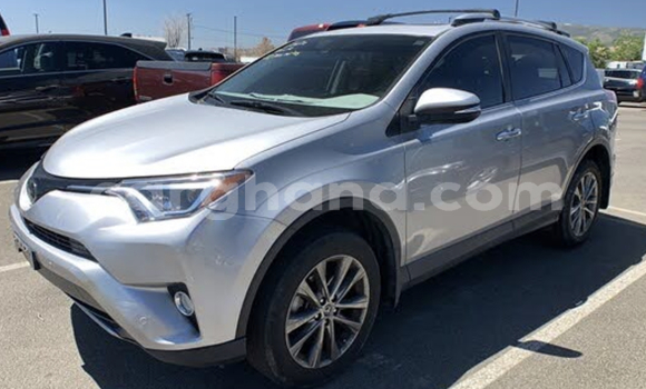 Sayi Na hannu Toyota RAV4 Azurfa Mota in Accra a Greater Accra