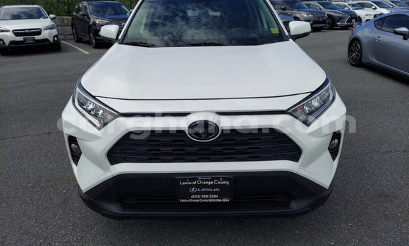 Buy Used Toyota RAV4 White Car in Accra in Greater Accra Buy Used Toyota RAV4 White Car in Accra in Greater Accra