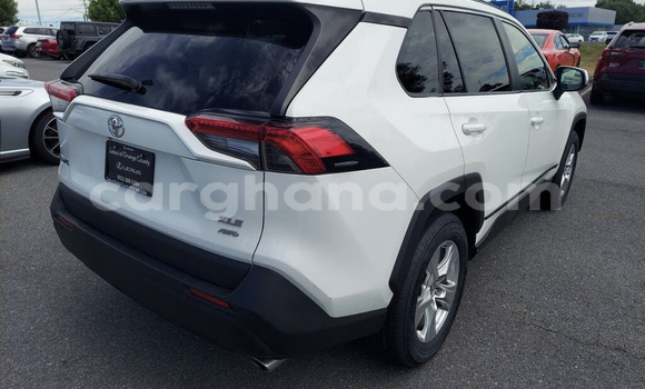 Buy Used Toyota RAV4 White Car in Accra in Greater Accra Buy Used Toyota RAV4 White Car in Accra in Greater Accra