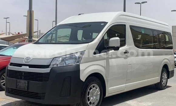 Ra Àlòkù Toyota Hiace funfun Ọkọ̀ in Accra ni Greater Accra Ra Àlòkù Toyota Hiace funfun Ọkọ̀ in Accra ni Greater Accra