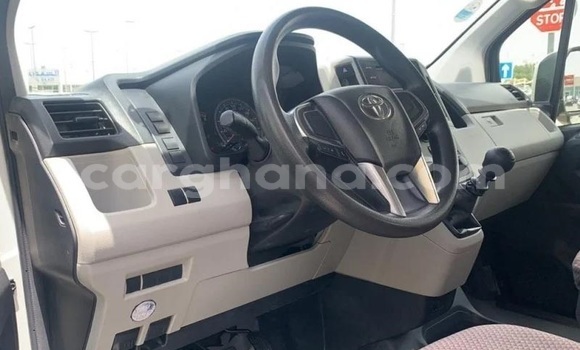 Ra Àlòkù Toyota Hiace funfun Ọkọ̀ in Accra ni Greater Accra Ra Àlòkù Toyota Hiace funfun Ọkọ̀ in Accra ni Greater Accra