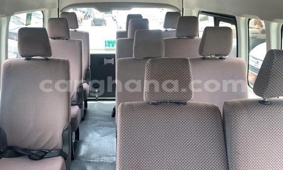 Ra Àlòkù Toyota Hiace funfun Ọkọ̀ in Accra ni Greater Accra Ra Àlòkù Toyota Hiace funfun Ọkọ̀ in Accra ni Greater Accra