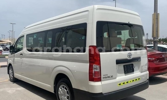 Ra Àlòkù Toyota Hiace funfun Ọkọ̀ in Accra ni Greater Accra Ra Àlòkù Toyota Hiace funfun Ọkọ̀ in Accra ni Greater Accra