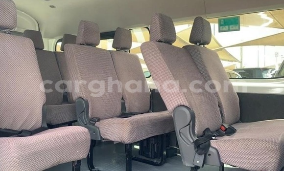 Ra Àlòkù Toyota Hiace funfun Ọkọ̀ in Accra ni Greater Accra Ra Àlòkù Toyota Hiace funfun Ọkọ̀ in Accra ni Greater Accra