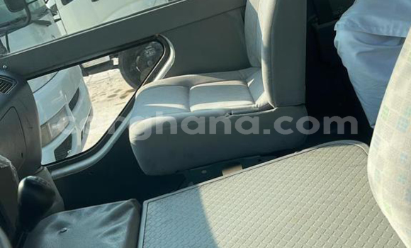 Ra Àlòkù Toyota Coaster funfun Ọkọ̀ in Accra ni Greater Accra Ra Àlòkù Toyota Coaster funfun Ọkọ̀ in Accra ni Greater Accra