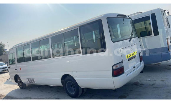 Ra Àlòkù Toyota Coaster funfun Ọkọ̀ in Accra ni Greater Accra Ra Àlòkù Toyota Coaster funfun Ọkọ̀ in Accra ni Greater Accra