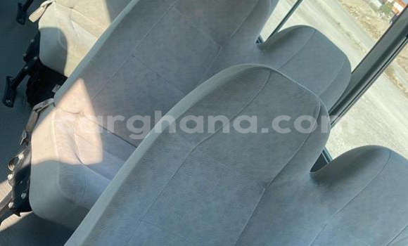 Ra Àlòkù Toyota Coaster funfun Ọkọ̀ in Accra ni Greater Accra Ra Àlòkù Toyota Coaster funfun Ọkọ̀ in Accra ni Greater Accra