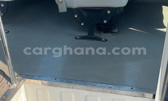 Ra Àlòkù Toyota Coaster funfun Ọkọ̀ in Accra ni Greater Accra Ra Àlòkù Toyota Coaster funfun Ọkọ̀ in Accra ni Greater Accra