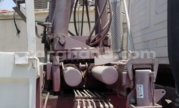 Sayi Na hannu Mercedes‒Benz Truck White Babbar mota in Accra a Greater Accra Sayi Na hannu Mercedes‒Benz Truck White Babbar mota in Accra a Greater Accra