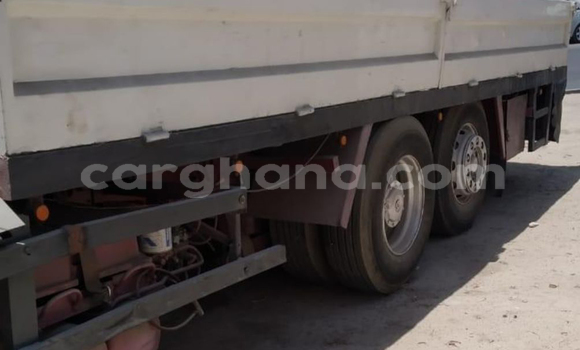 Sayi Na hannu Mercedes‒Benz Truck White Babbar mota in Accra a Greater Accra Sayi Na hannu Mercedes‒Benz Truck White Babbar mota in Accra a Greater Accra