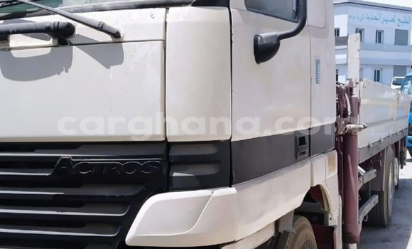 Sayi Na hannu Mercedes‒Benz Truck White Babbar mota in Accra a Greater Accra Sayi Na hannu Mercedes‒Benz Truck White Babbar mota in Accra a Greater Accra