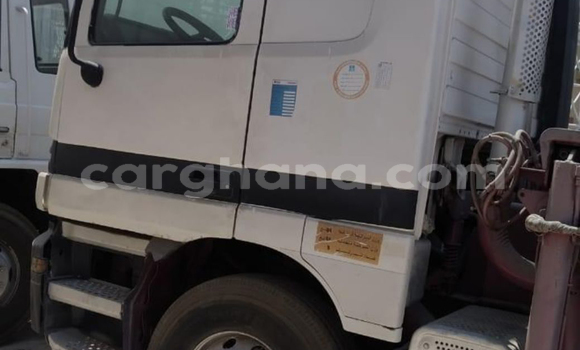 Sayi Na hannu Mercedes‒Benz Truck White Babbar mota in Accra a Greater Accra Sayi Na hannu Mercedes‒Benz Truck White Babbar mota in Accra a Greater Accra