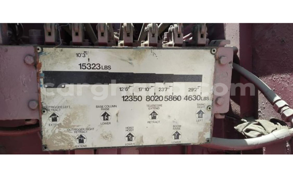 Sayi Na hannu Mercedes‒Benz Truck White Babbar mota in Accra a Greater Accra Sayi Na hannu Mercedes‒Benz Truck White Babbar mota in Accra a Greater Accra