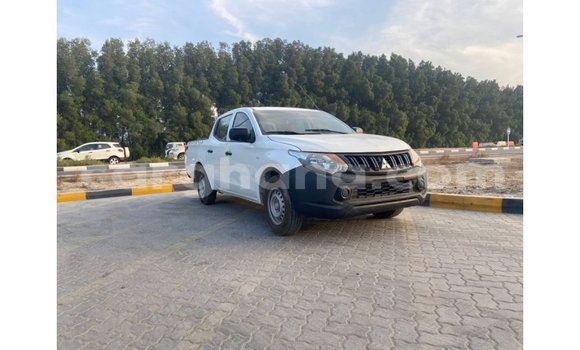 Ra Imported Mitsubishi L200 funfun Ọkọ̀ in Import - Dubai ni Ashanti Ra Imported Mitsubishi L200 funfun Ọkọ̀ in Import - Dubai ni Ashanti