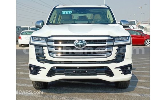 Buy Import Toyota Land Cruiser White Car in Import - Dubai in Ashanti Buy Import Toyota Land Cruiser White Car in Import - Dubai in Ashanti
