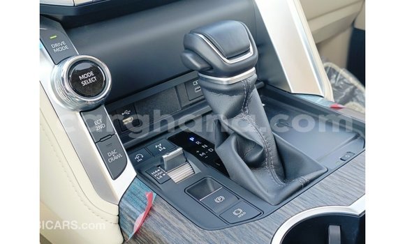 Buy Import Toyota Land Cruiser White Car in Import - Dubai in Ashanti Buy Import Toyota Land Cruiser White Car in Import - Dubai in Ashanti