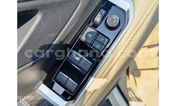 Buy Import Toyota Land Cruiser White Car in Import - Dubai in Ashanti Buy Import Toyota Land Cruiser White Car in Import - Dubai in Ashanti