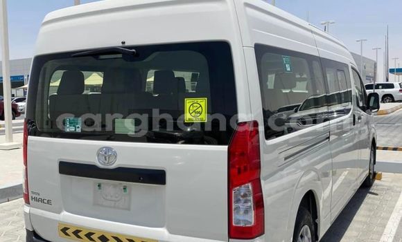 Ra Àlòkù Toyota Hiace funfun Ọkọ̀ in Accra ni Greater Accra Ra Àlòkù Toyota Hiace funfun Ọkọ̀ in Accra ni Greater Accra