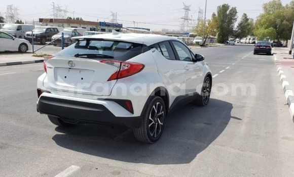 Sayi Na hannu Toyota C-HR White Mota in Accra a Greater Accra Sayi Na hannu Toyota C-HR White Mota in Accra a Greater Accra