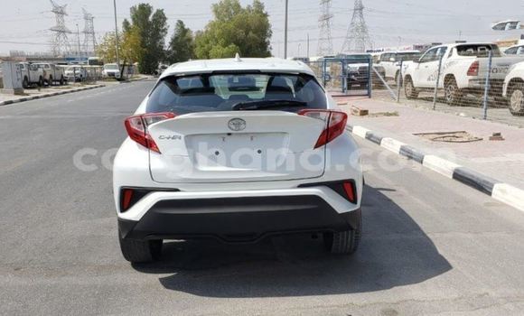 Sayi Na hannu Toyota C-HR White Mota in Accra a Greater Accra Sayi Na hannu Toyota C-HR White Mota in Accra a Greater Accra