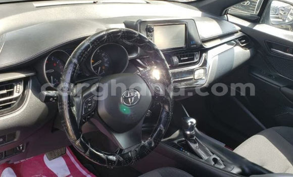 Sayi Na hannu Toyota C-HR White Mota in Accra a Greater Accra Sayi Na hannu Toyota C-HR White Mota in Accra a Greater Accra