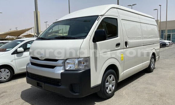 Buy Used Toyota Hiace White Car in Accra in Greater Accra