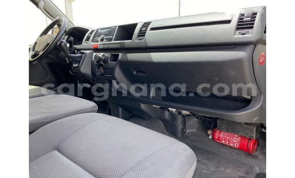 Sayi Na hannu Toyota Hiace White Mota in Accra a Greater Accra Sayi Na hannu Toyota Hiace White Mota in Accra a Greater Accra