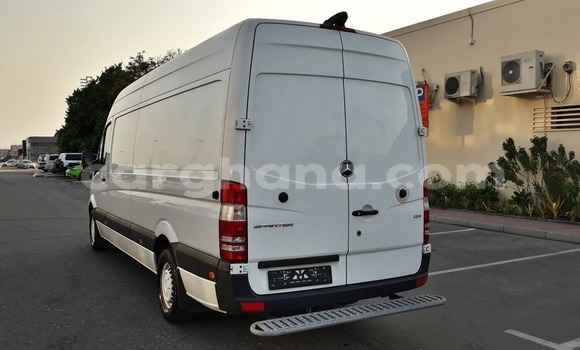 Ra Àlòkù Toyota Sprinter funfun Ọkọ̀ in Accra ni Greater Accra Ra Àlòkù Toyota Sprinter funfun Ọkọ̀ in Accra ni Greater Accra