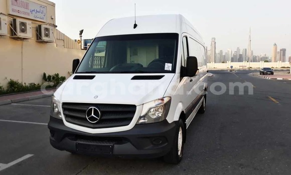 Ra Àlòkù Toyota Sprinter funfun Ọkọ̀ in Accra ni Greater Accra Ra Àlòkù Toyota Sprinter funfun Ọkọ̀ in Accra ni Greater Accra