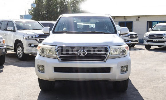 Sayi Na hannu Toyota Land Cruiser White Mota in Accra a Greater Accra