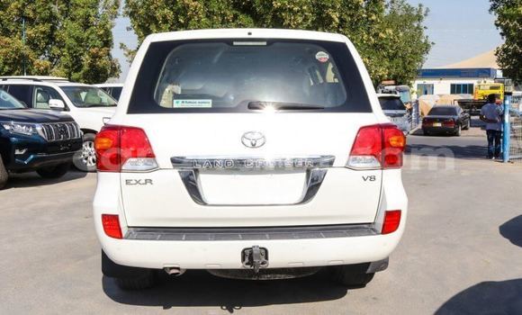 Sayi Na hannu Toyota Land Cruiser White Mota in Accra a Greater Accra Sayi Na hannu Toyota Land Cruiser White Mota in Accra a Greater Accra