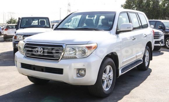 Sayi Na hannu Toyota Land Cruiser White Mota in Accra a Greater Accra Sayi Na hannu Toyota Land Cruiser White Mota in Accra a Greater Accra