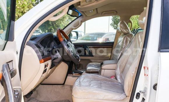 Sayi Na hannu Toyota Land Cruiser White Mota in Accra a Greater Accra Sayi Na hannu Toyota Land Cruiser White Mota in Accra a Greater Accra