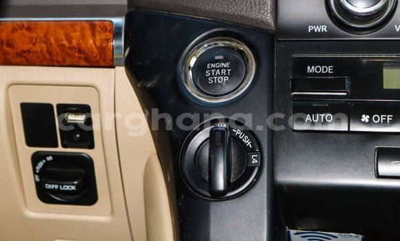 Sayi Na hannu Toyota Land Cruiser White Mota in Accra a Greater Accra Sayi Na hannu Toyota Land Cruiser White Mota in Accra a Greater Accra