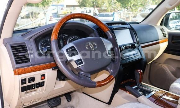 Sayi Na hannu Toyota Land Cruiser White Mota in Accra a Greater Accra Sayi Na hannu Toyota Land Cruiser White Mota in Accra a Greater Accra