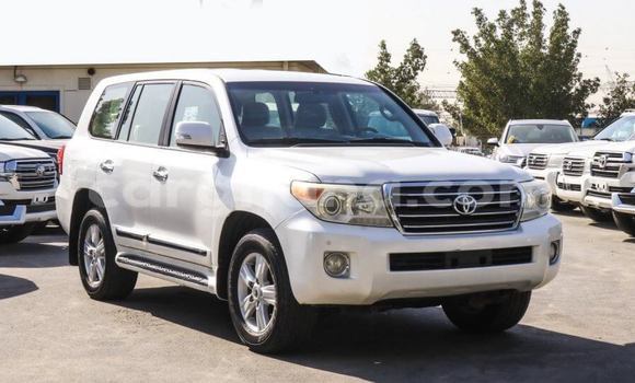 Sayi Na hannu Toyota Land Cruiser White Mota in Accra a Greater Accra Sayi Na hannu Toyota Land Cruiser White Mota in Accra a Greater Accra