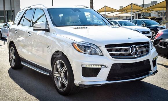 Sayi Na hannu Mercedes‒Benz ML–Class White Mota in Accra a Greater Accra Sayi Na hannu Mercedes‒Benz ML–Class White Mota in Accra a Greater Accra