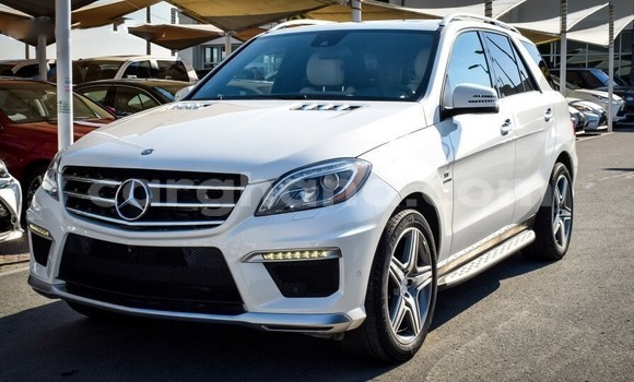 Sayi Na hannu Mercedes‒Benz ML–Class White Mota in Accra a Greater Accra Sayi Na hannu Mercedes‒Benz ML–Class White Mota in Accra a Greater Accra