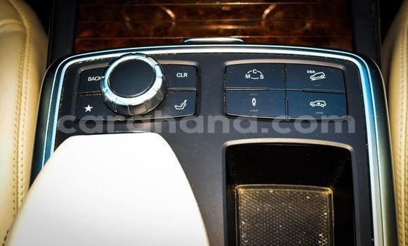 Sayi Na hannu Mercedes‒Benz ML–Class White Mota in Accra a Greater Accra Sayi Na hannu Mercedes‒Benz ML–Class White Mota in Accra a Greater Accra