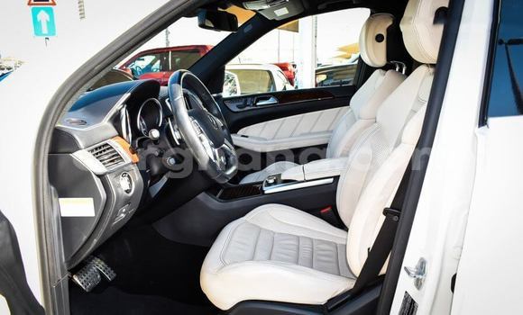 Sayi Na hannu Mercedes‒Benz ML–Class White Mota in Accra a Greater Accra Sayi Na hannu Mercedes‒Benz ML–Class White Mota in Accra a Greater Accra