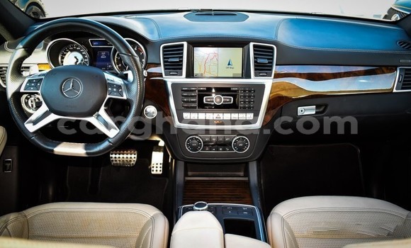 Sayi Na hannu Mercedes‒Benz ML–Class White Mota in Accra a Greater Accra Sayi Na hannu Mercedes‒Benz ML–Class White Mota in Accra a Greater Accra