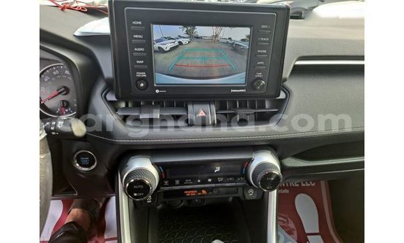Ra Àlòkù Toyota RAV4 funfun Ọkọ̀ in Accra ni Greater Accra Ra Àlòkù Toyota RAV4 funfun Ọkọ̀ in Accra ni Greater Accra