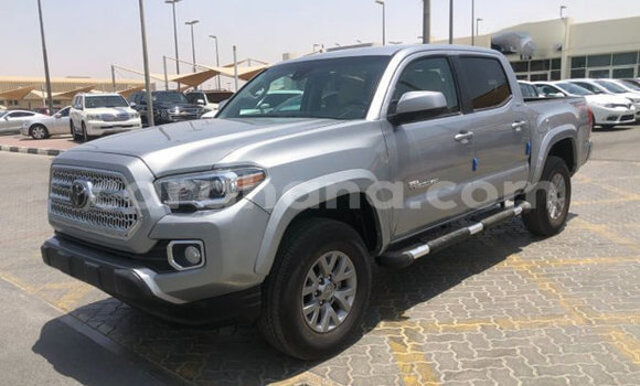 Sayi Na hannu Toyota Tacoma Azurfa Mota in Accra a Greater Accra Sayi Na hannu Toyota Tacoma Azurfa Mota in Accra a Greater Accra