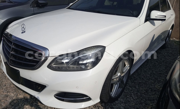 Sayi Na hannu Mercedes‒Benz E–Class White Mota in Accra a Greater Accra Sayi Na hannu Mercedes‒Benz E–Class White Mota in Accra a Greater Accra