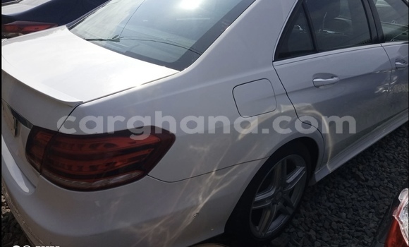Sayi Na hannu Mercedes‒Benz E–Class White Mota in Accra a Greater Accra Sayi Na hannu Mercedes‒Benz E–Class White Mota in Accra a Greater Accra