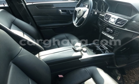 Sayi Na hannu Mercedes‒Benz E–Class White Mota in Accra a Greater Accra Sayi Na hannu Mercedes‒Benz E–Class White Mota in Accra a Greater Accra